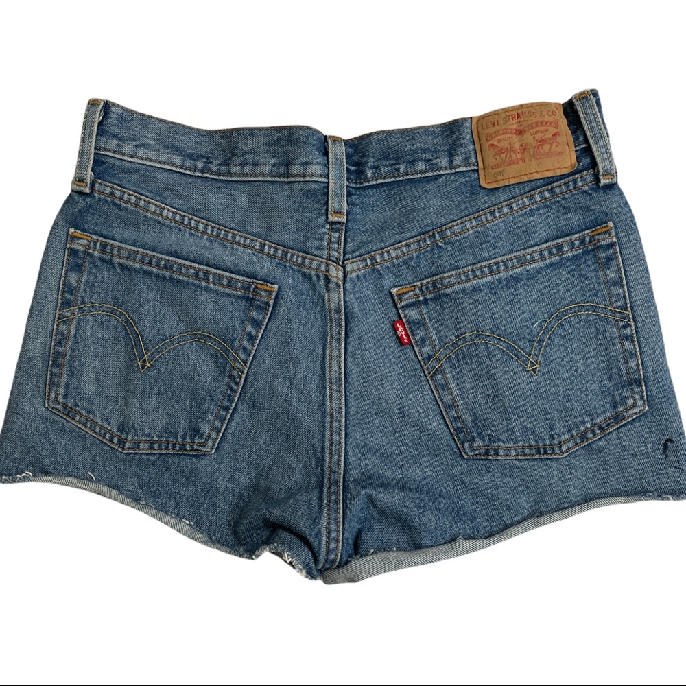 Levi’s Button Fly High Rise Denim Shorts size 27. Womens - Picture 3 of 10